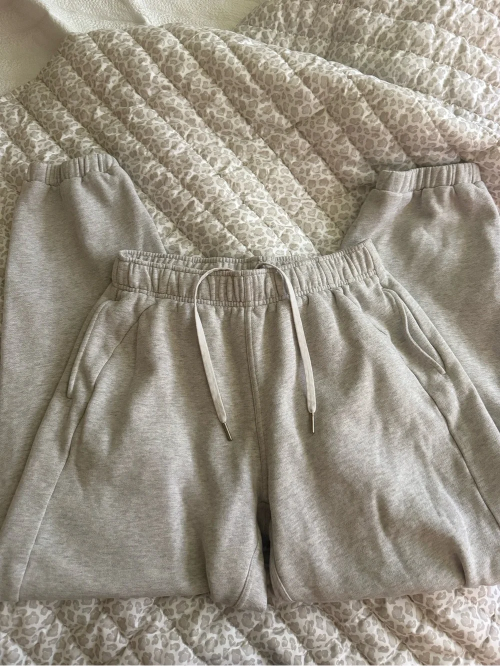 lululemon athletica Heather Light Gray Straight Leg Sweatpants